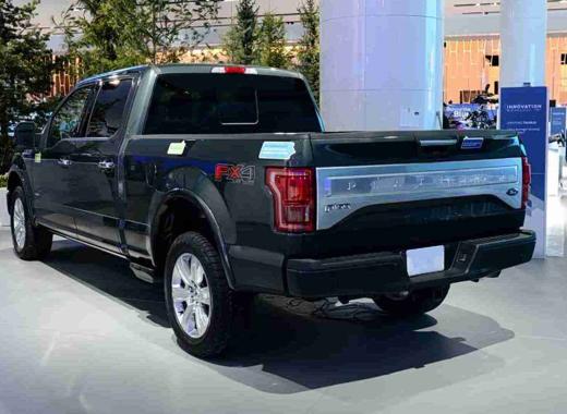 2015款福特F150白金版